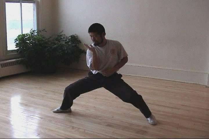 Chen Zhonghua - 12 Form Hun Yuan Qigong