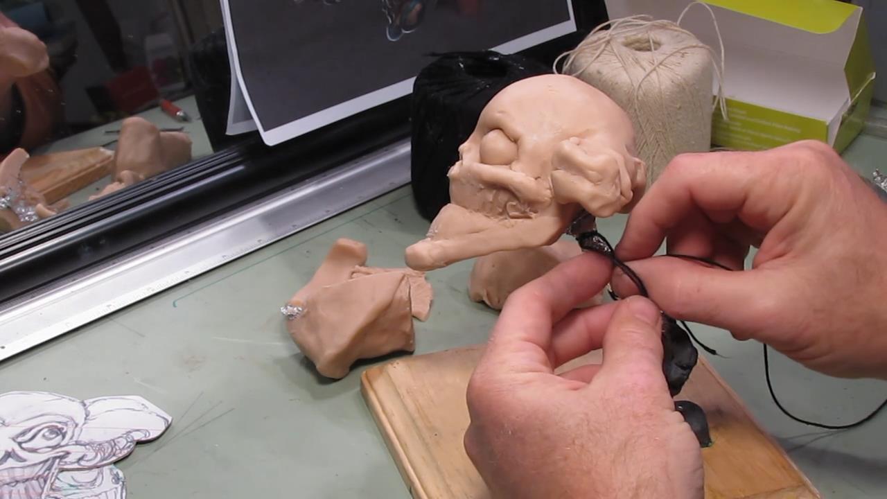 cgcookie - Sculpting a Zombie Clown Bust Vol.1