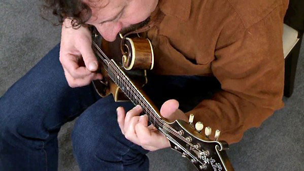 Lynda – Mandolin Lessons with Mike Marshall: 2 Soloing Ideas and Kickoffs