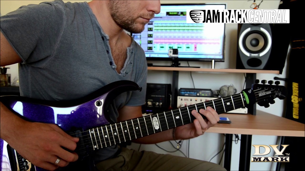 Jam Track Central: 20 II-V-I Fusion Licks with Luca Mantovanelli