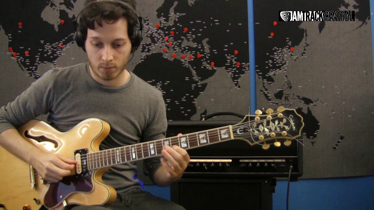 Jam Track Central: 20 Licks To Expand Your Jazz Blues with Daniele Gottardo