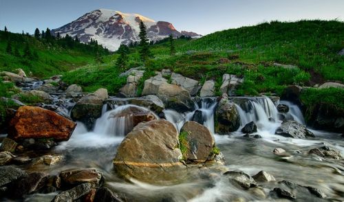 Landscape Photography: Mountains, Lakes, and Waterfalls By Matt Kloskowski