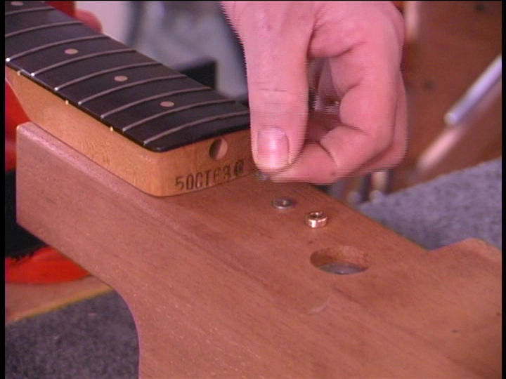 Dan Erlewine's: Maintenance & Setup for Steel-string Acoustic Guitars - Vol. 1