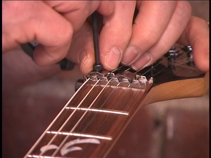 Dan Erlewine's: Maintenance & Setup for Steel-string Acoustic Guitars - Vol. 2